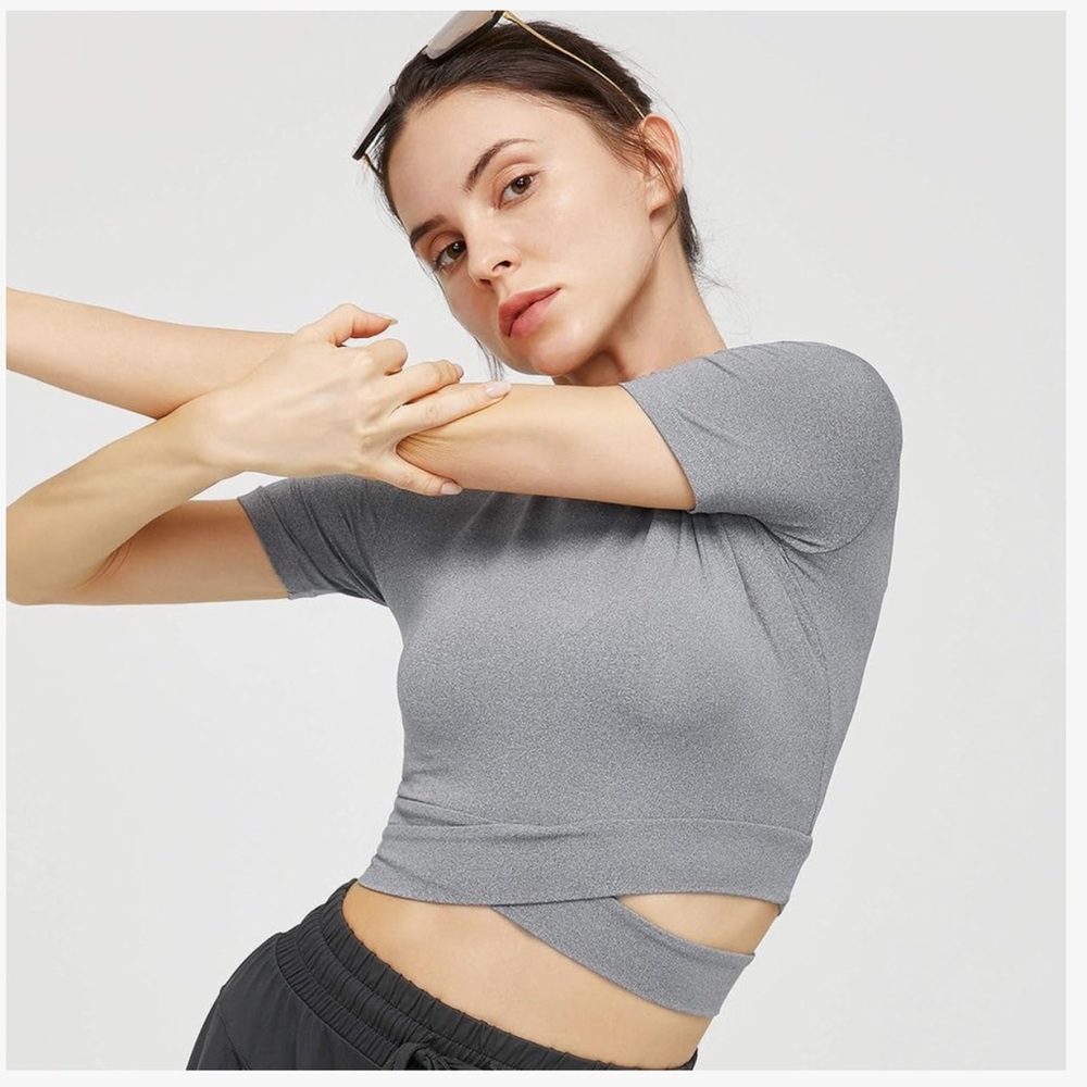 Women's Gray Short Sleeve Top